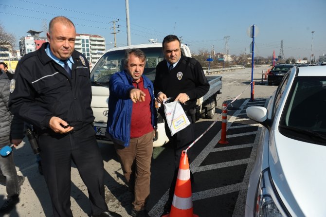 Otoparkta Bulduğu 20 Bin Lirayı Sahibine Teslim Etti
