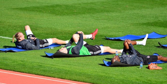 Şenol Güneş Futbolcularla Özel İlgilendi