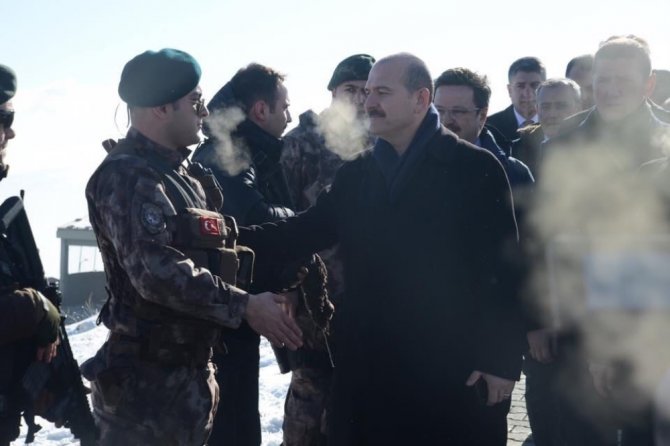 İran Sınırında İncelemelerde Bulundu