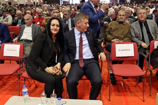 Baykal’ın Sandalyesi Boş Bırakıldı