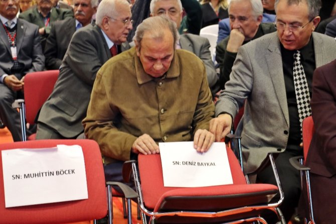 Baykal’ın Sandalyesi Boş Bırakıldı