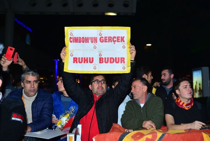 Antalya’da Galatasaray İzdihamı