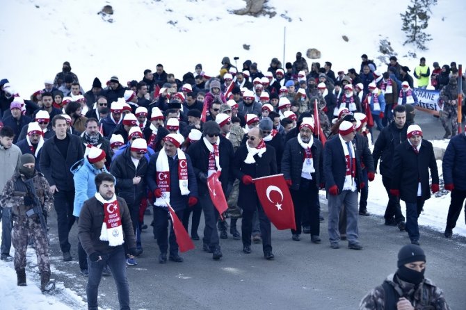 Gümüşhane, Zigana Dağı’nda Eksi 4 Derecede Sarıkamış Şehitleri İçin Yürüdü