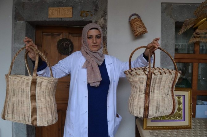 Kaybolmaya Yüz Tutmuş Eserleri Gün Işığına Çıkarıyorlar