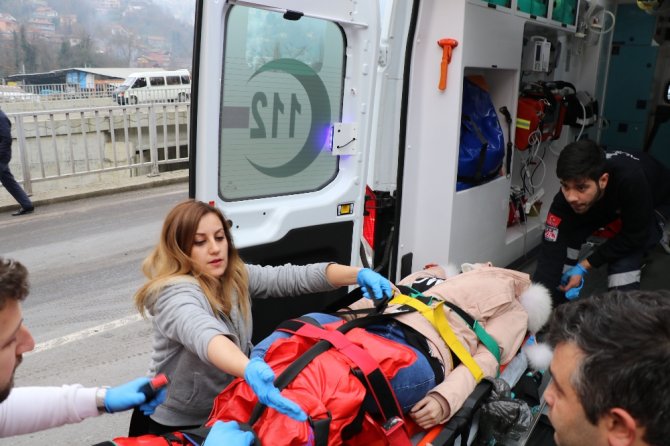Tır Otomobili Biçti: 1 Ölü, 2 Yaralı
