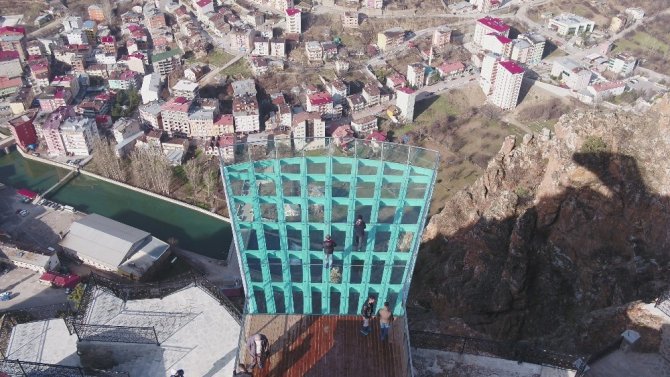 Torul Kalesi Cam Seyir Terası Büyülüyor