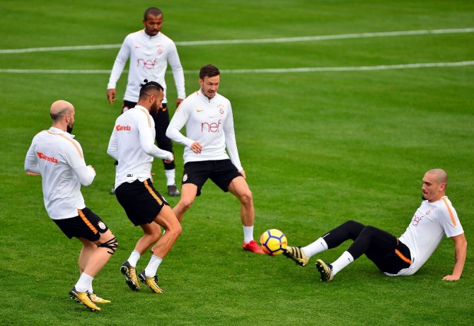 Galatasaray Çalışmalarına Devam Ediyor