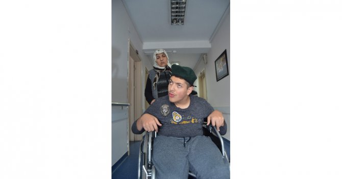 Polislere Sarılmak İçin 155’i Aradı
