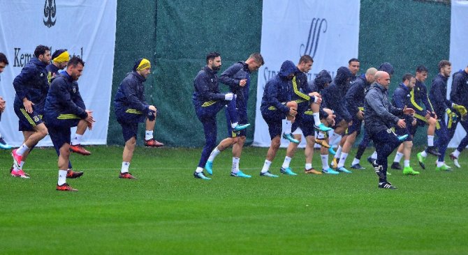 Fenerbahçe, Yağmur Çamur Dinlemedi