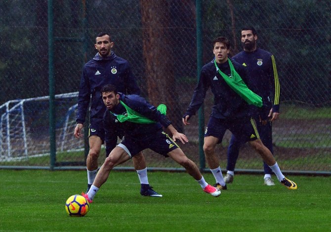 Fenerbahçe, Yağmur Çamur Dinlemedi
