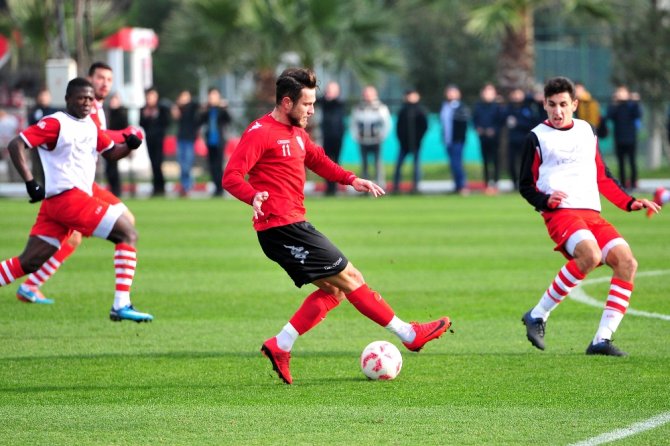 Samsunspor’da Serbest Kalan Oyuncu Sayısı Artıyor