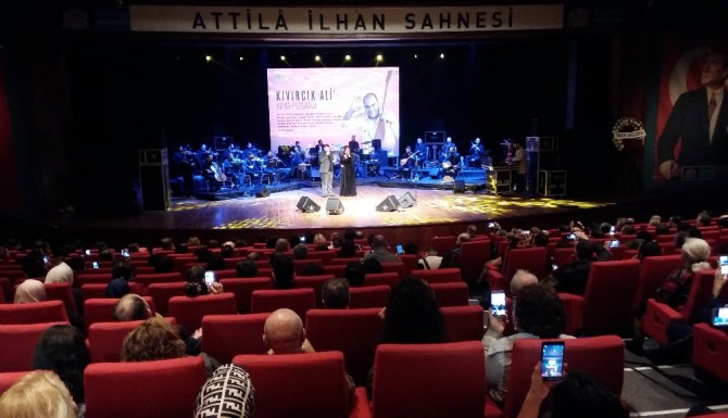 Ünlü İsimler Kıvırcık Ali İçin Beşiktaş’ta Sahne Aldı