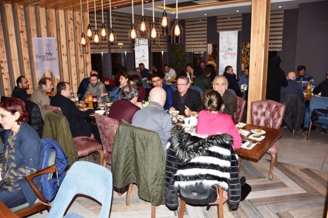Trabzon Forum’dan, Gazetecilere Anlamlı Hediye