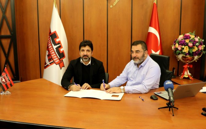 Gaziantepspor, Oktay Derelioğlu Sözleşme İmzaladı