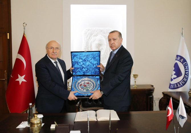 "Zihnini Pensilvanya Emrine Vermişsen..."