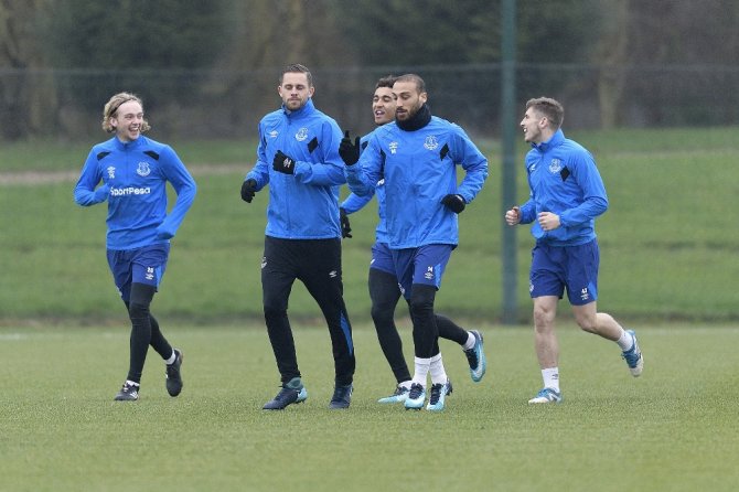 Cenk Tosun İlk Antrenmanına Çıktı