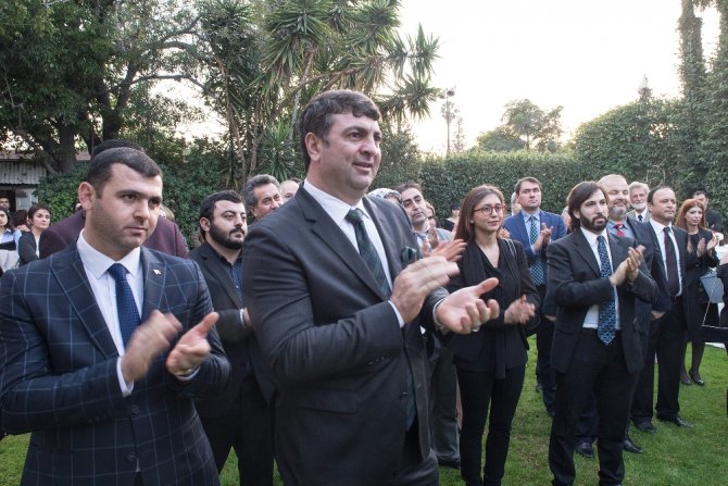 Çavuşoğlu Los Angeles’da Yaşayan Türklerle Bir Araya Geldi