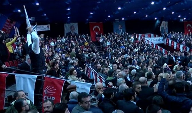 Chp İstanbul İl Kongresinde Gerginlik