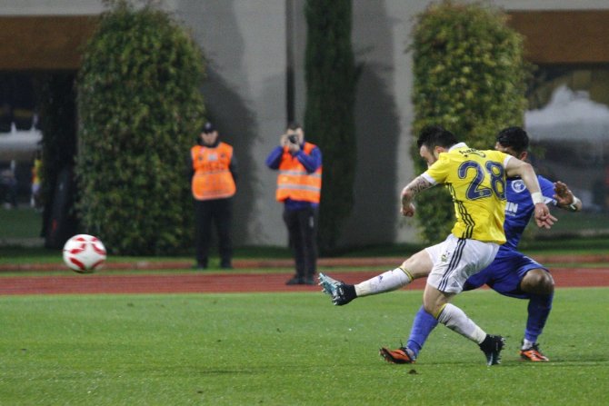 Fenerbahçe Arnavut Ekibiyle 2-2 Berabere Kaldı