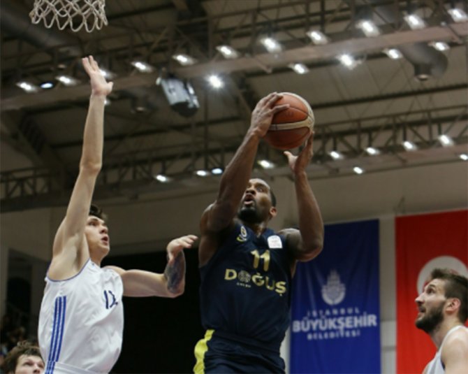 Fenerbahçe Seriyi Sürdürdü