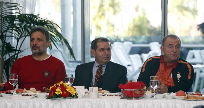 Dursun Özbek: İmza Toplayanların Hepsi Tüydü