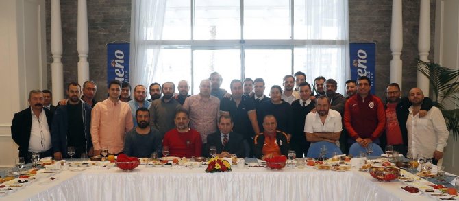 Dursun Özbek: İmza Toplayanların Hepsi Tüydü