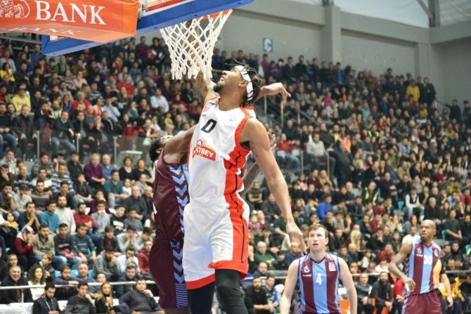 Muratbey Uşak Trabzon’u Devirdi
