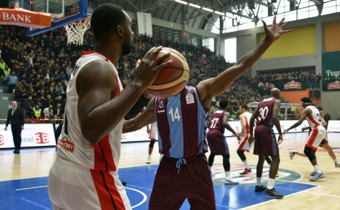 Muratbey Uşak Trabzon’u Devirdi