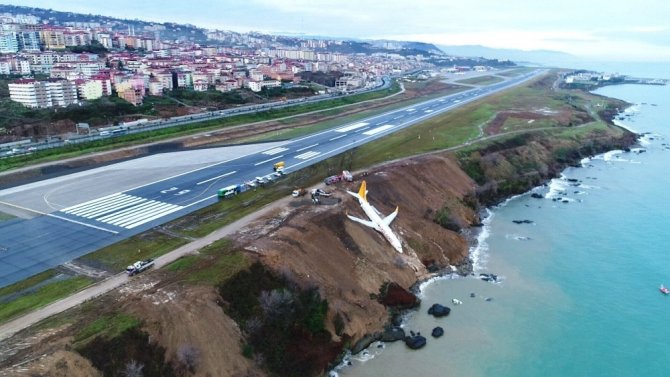 Trabzonlu ‘Rambo Halit’ Pisten Çıkan Uçağın Denize Yuvarlanan Motorunu Çıkartmak İçin İzin İstiyor