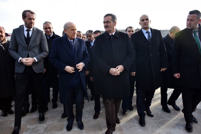 Mhp Lideri Bahçeli, Ülkücü Şehitler Anıtını Ziyaret Etti