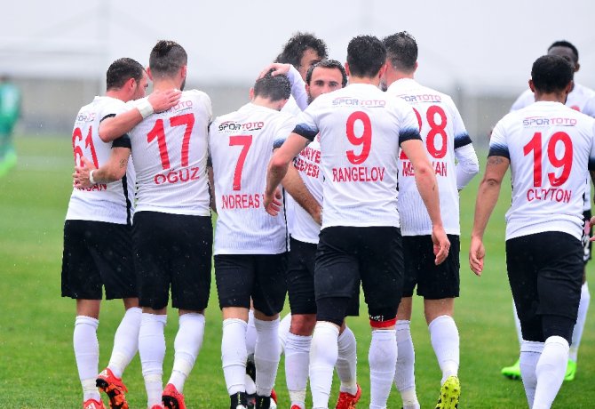 Ümraniyespor Gol Oldu Yağdı