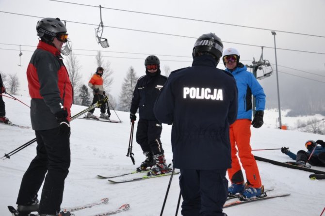 Polonya’da Kayaklı Polisler Görevde
