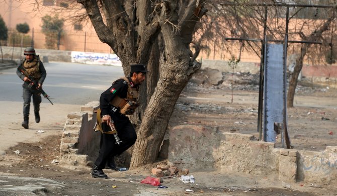Afganistan’da Bomba Yüklü Araç Patlatıldı