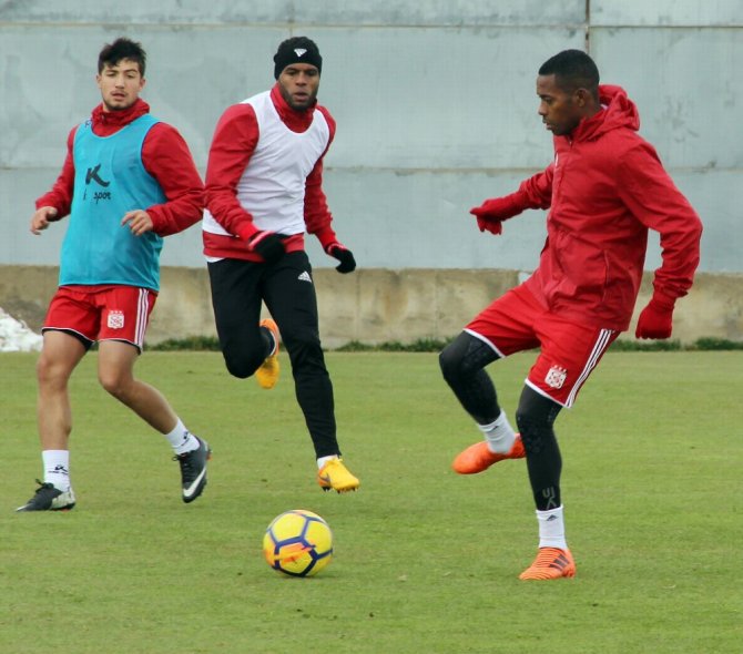 Robinho İlk Antrenmanına Çıktı