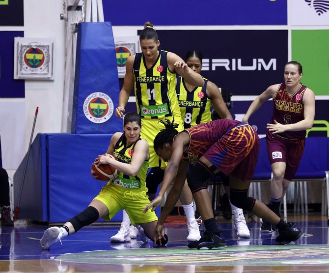 Yakın Doğu Üniversitesi Deplasmanda Fenerbahçe’yi Devirdi