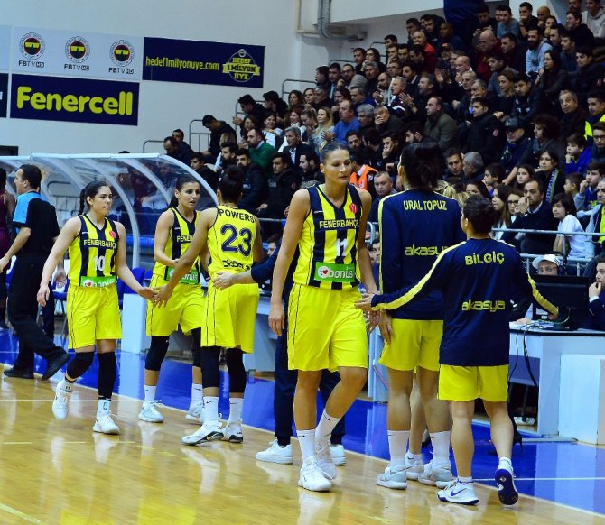 Yakın Doğu Üniversitesi Deplasmanda Fenerbahçe’yi Devirdi