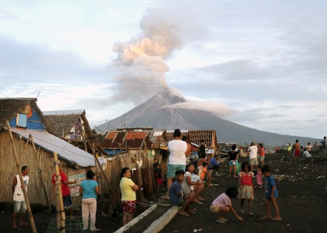 Mayon Durulmuyor: 85 Bin Kişi Tahliye Edildi