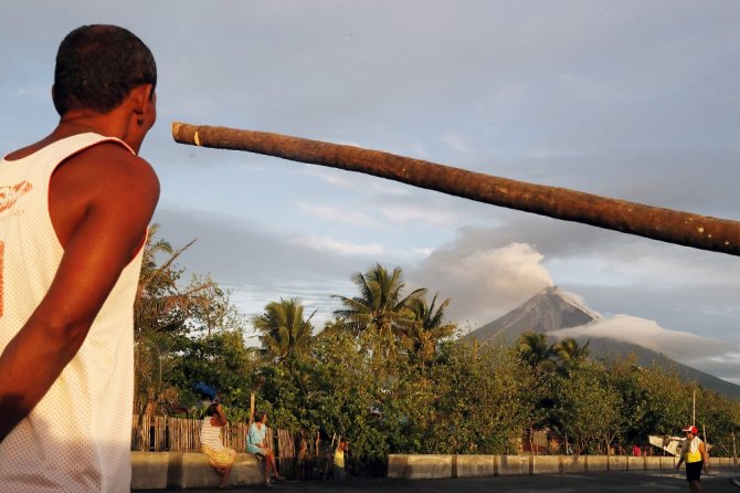 Mayon Durulmuyor: 85 Bin Kişi Tahliye Edildi