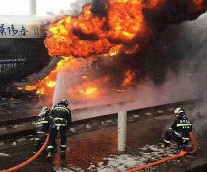 Çin’de Hızlı Tren Alev Aldı