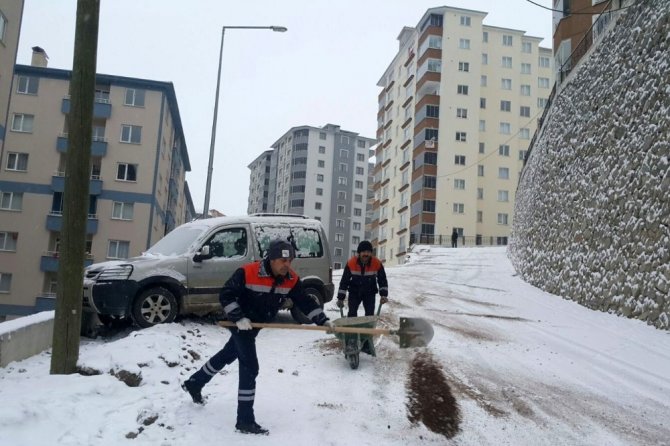 Gümüşhane’ye Beklenen Kar Yağışı Geldi