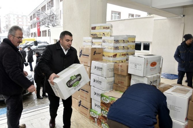 Gümüşhane’den Zeytin Dalı Harekatı’na Katılan Askerlere 1071 Kilogram Pestil Ve Köme