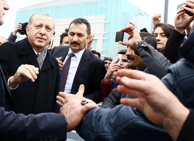 Vatandaşlardan Cumhurbaşkanı Erdoğan’a Sevgi Gösterisi