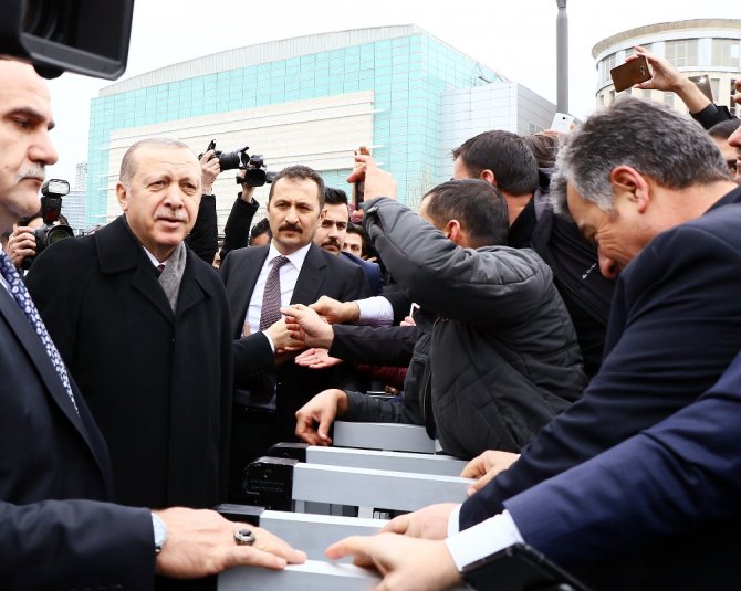 Vatandaşlardan Cumhurbaşkanı Erdoğan’a Sevgi Gösterisi