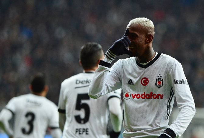 İlk Yarı Beşiktaş’ın Üstünlüğüyle Bitti
