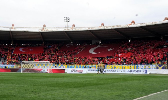 Ankaragücü Taraftarından Afrin’deki Mehmetçiğe Bayraklı Selam