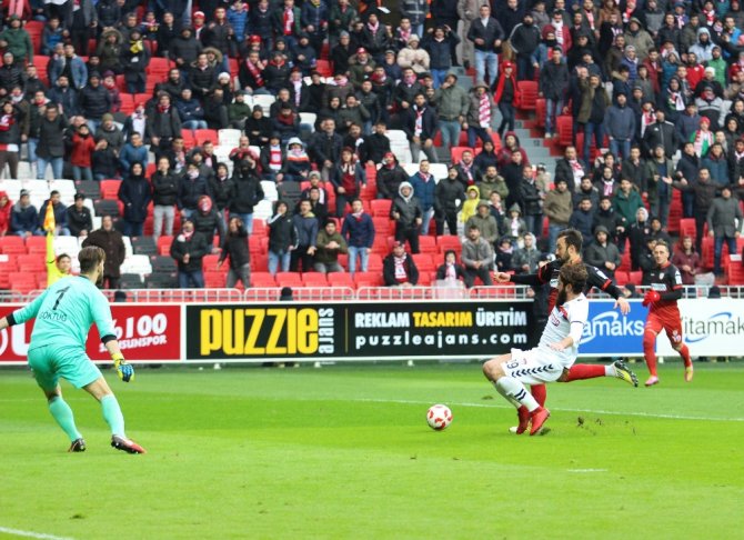 Samsun Evinde Kazandı