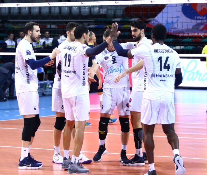 Halkbank Fenerbahçe’ye Set Vermedi