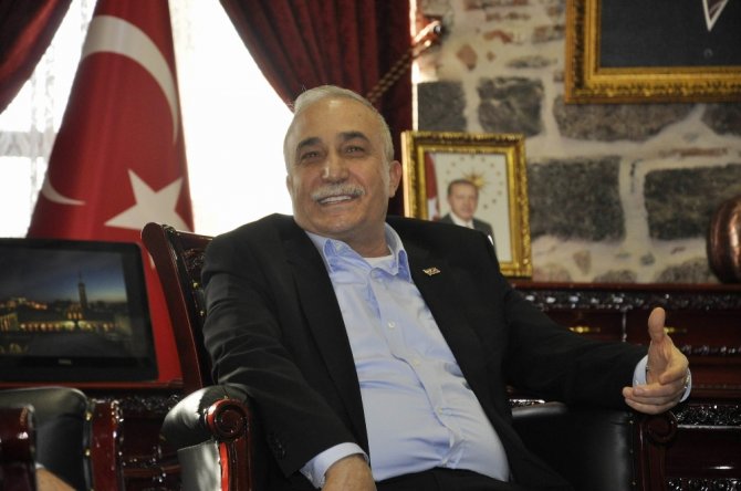 "Onların Paçavralarını Başlarına Çarpacağız"