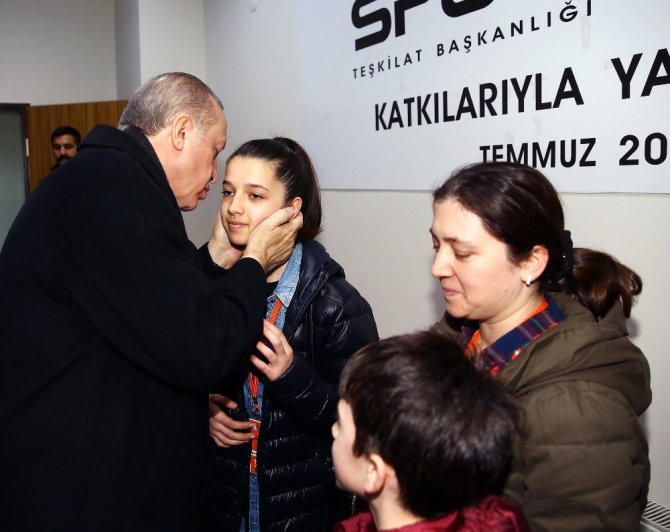 Erdoğan, Şehit Polisin Ailesi İle Görüştü