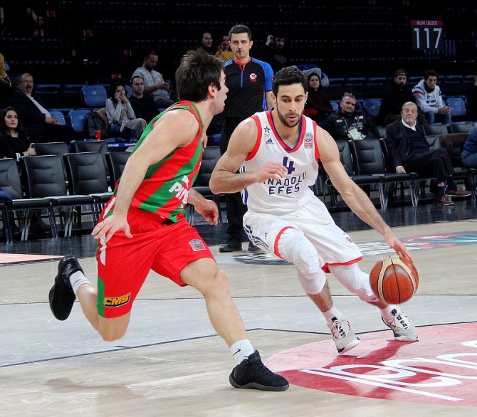 Efes Evinde Kazandı